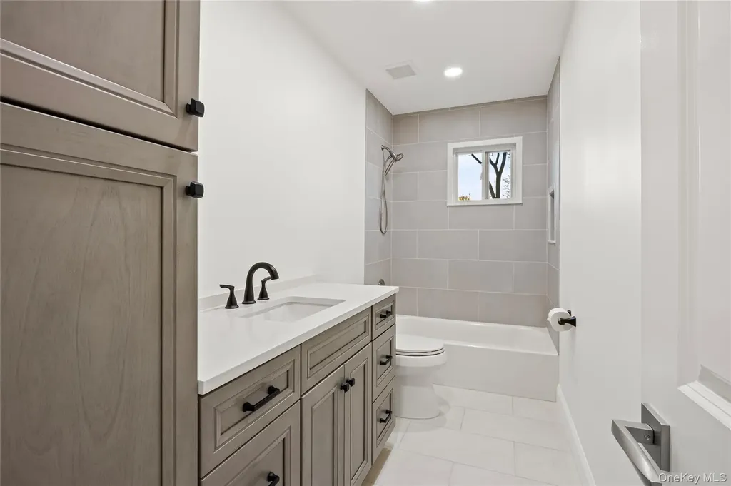 5 Poplar Drive Smithtown NY 11787