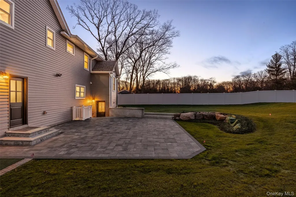 5 Poplar Drive Smithtown NY 11787