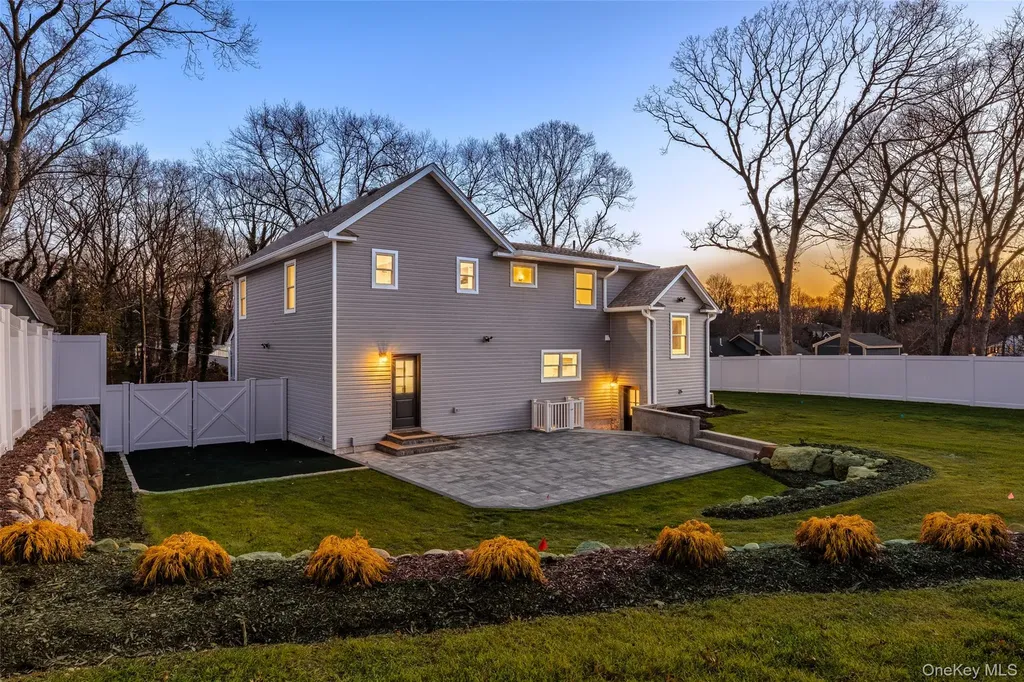 5 Poplar Drive Smithtown NY 11787