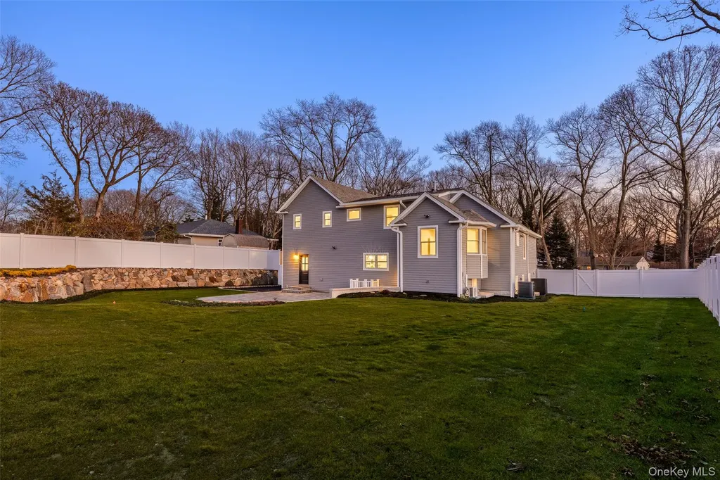 5 Poplar Drive Smithtown NY 11787