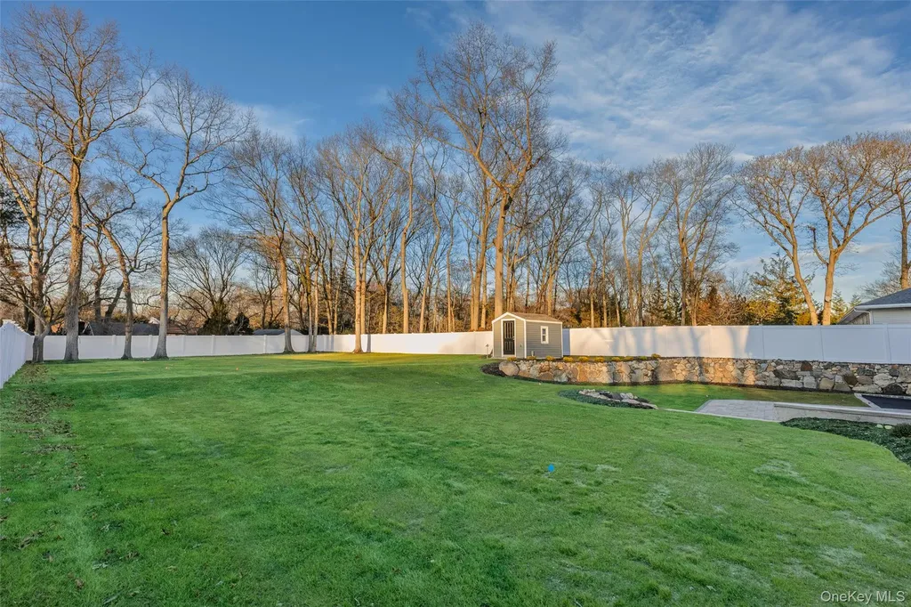 5 Poplar Drive Smithtown NY 11787