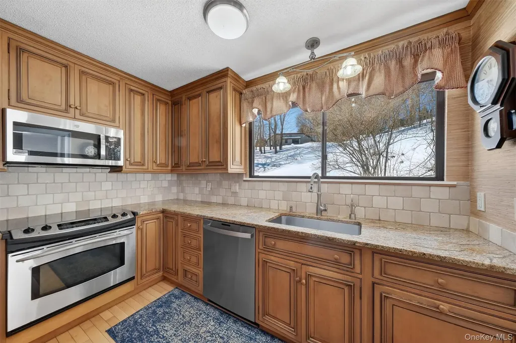 228 Heritage Hills Somers NY 10589