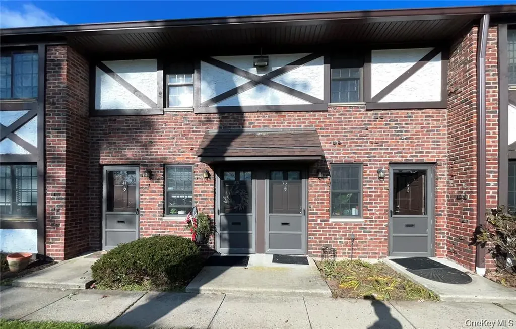 45 Newbrook Lane Bay Shore NY 11706