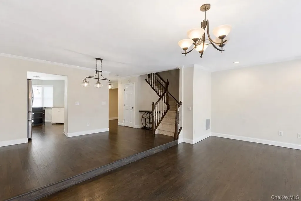 305 Glenwood Drive Briarcliff Manor NY 10510