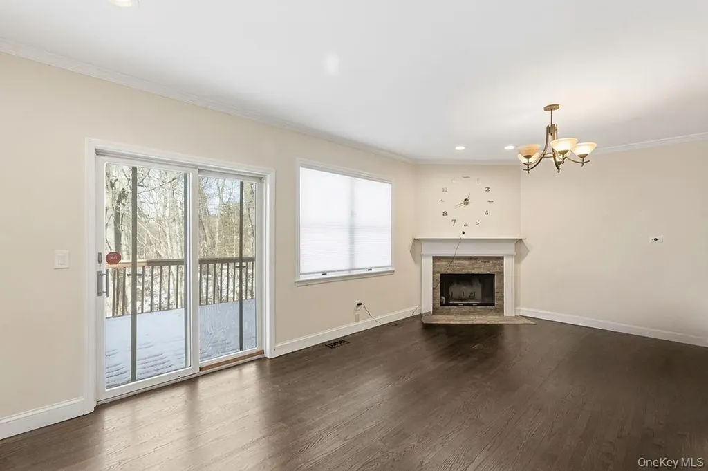 305 Glenwood Drive Briarcliff Manor NY 10510