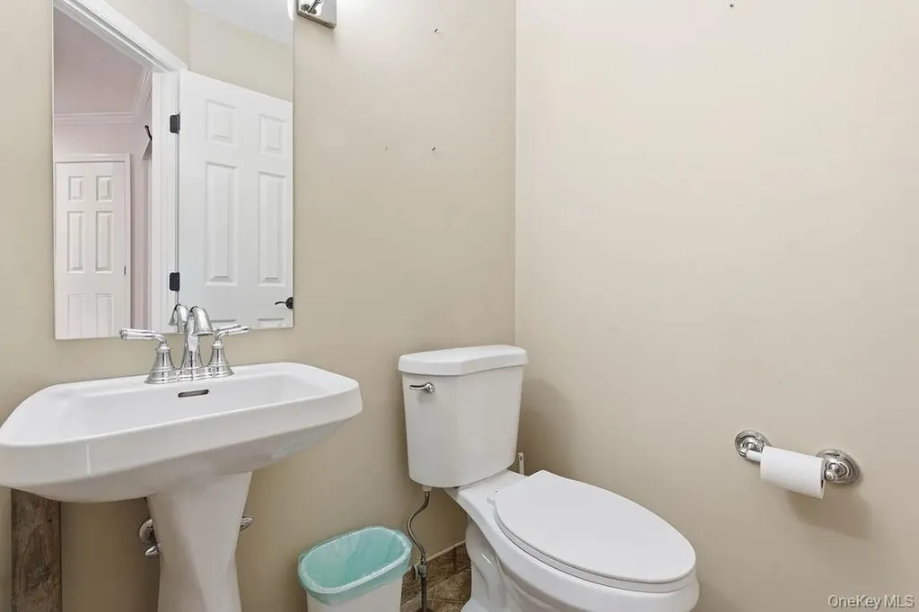 305 Glenwood Drive Briarcliff Manor NY 10510