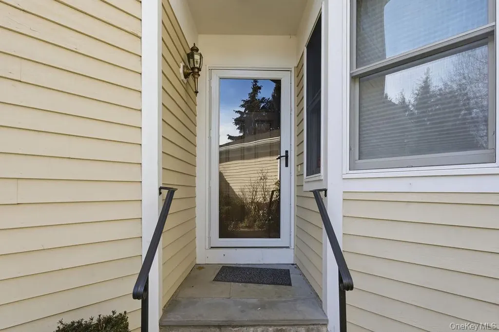 305 Glenwood Drive Briarcliff Manor NY 10510