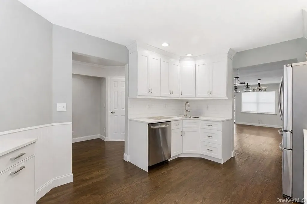 305 Glenwood Drive Briarcliff Manor NY 10510