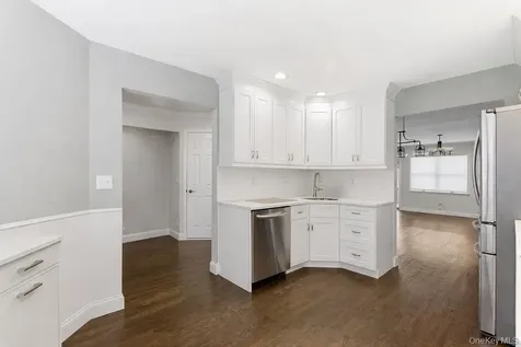 305 Glenwood Drive Briarcliff Manor NY 10510