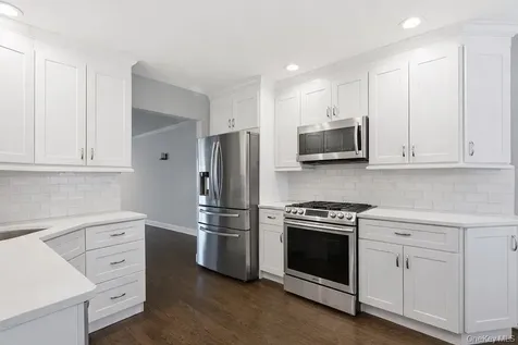 305 Glenwood Drive Briarcliff Manor NY 10510