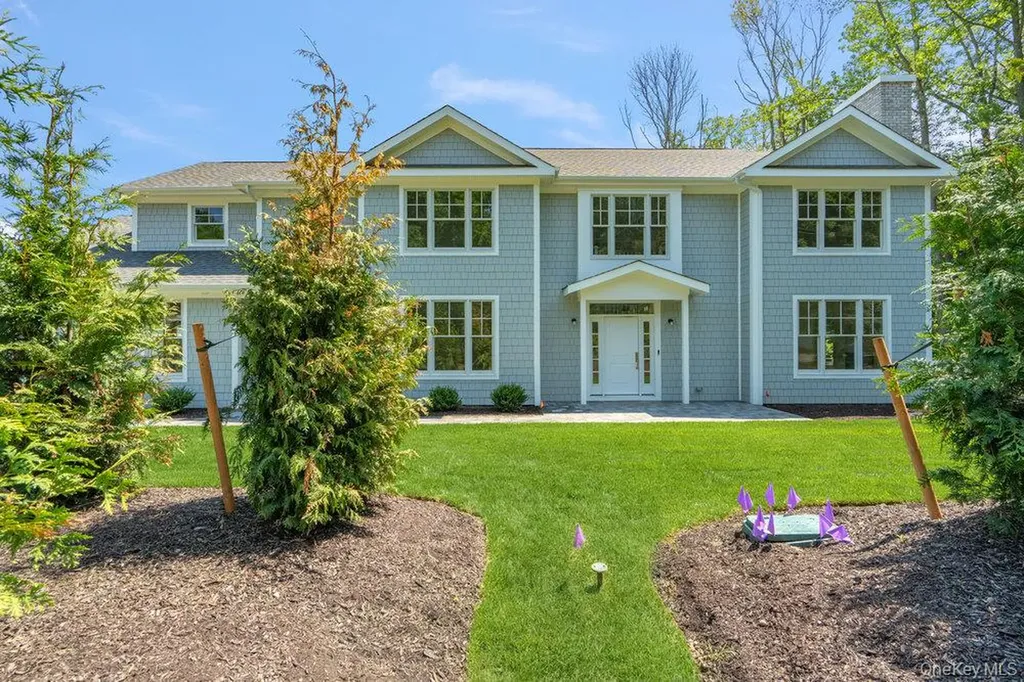 48 Plainview Road Woodbury NY 11797