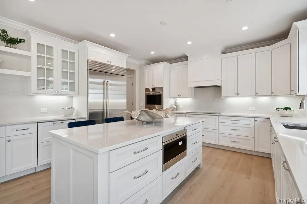 48 Plainview Road Woodbury NY 11797