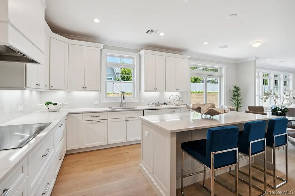 48 Plainview Road Woodbury NY 11797