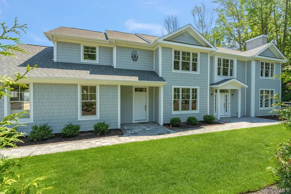 48 Plainview Road Woodbury NY 11797