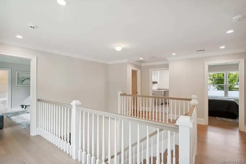 48 Plainview Road Woodbury NY 11797