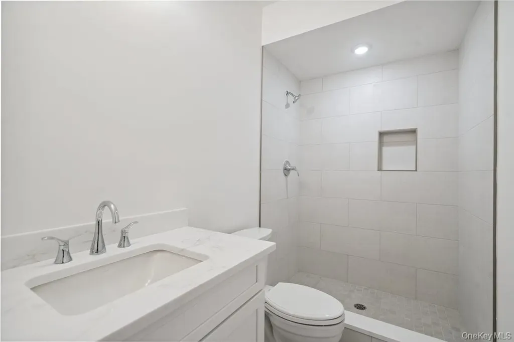 48 Plainview Road Woodbury NY 11797