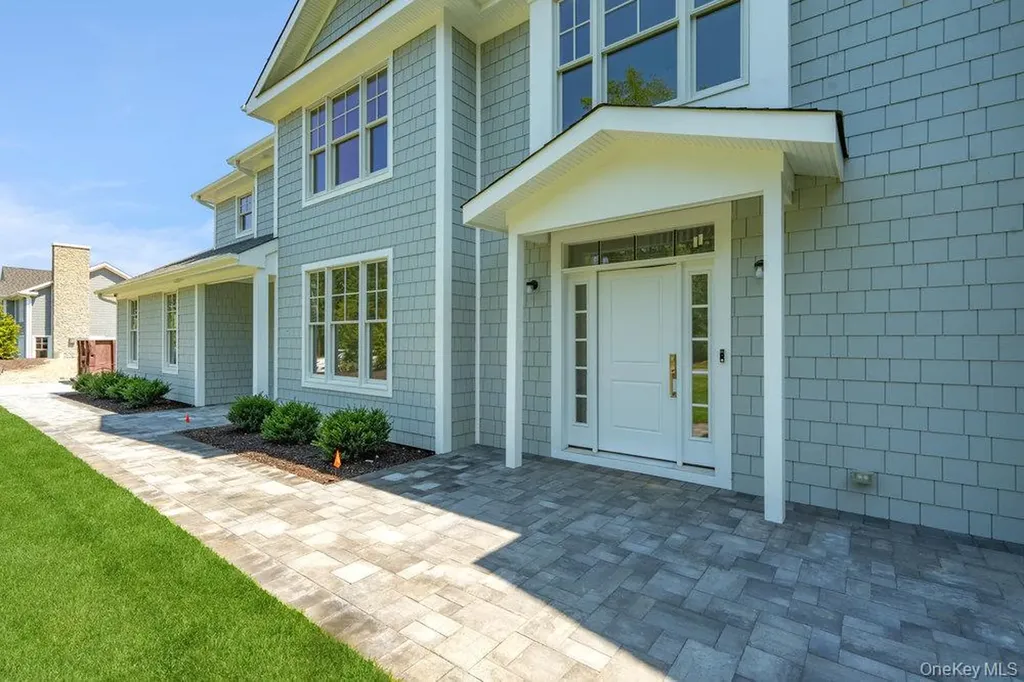 48 Plainview Road Woodbury NY 11797