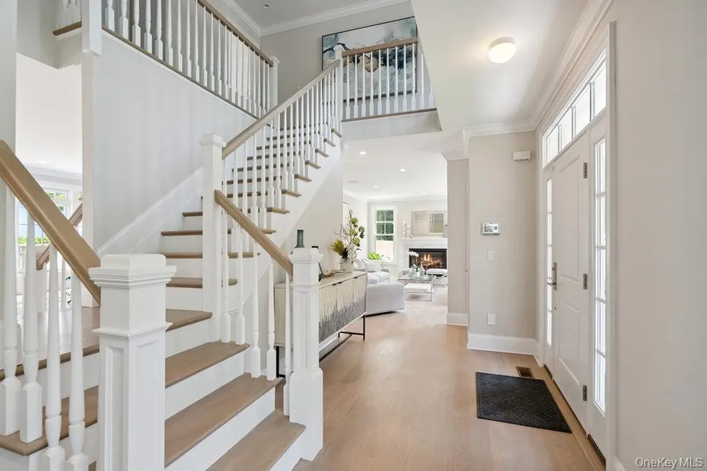 48 Plainview Road Woodbury NY 11797