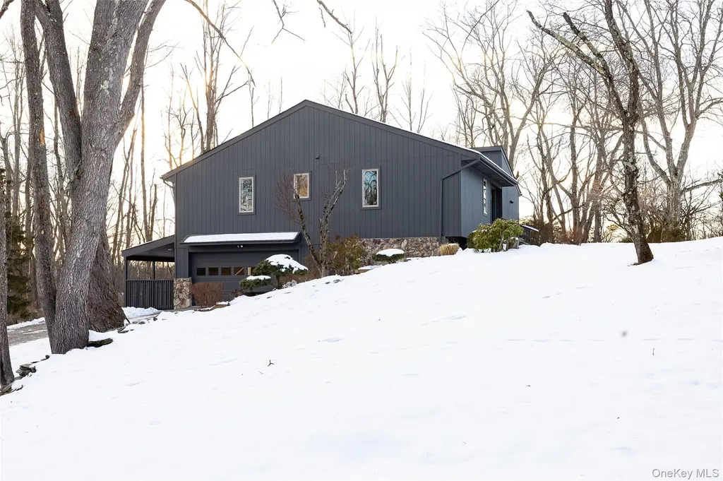 261 Freedom Road Pleasant Valley NY 12569