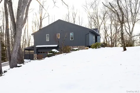 261 Freedom Road Pleasant Valley NY 12569