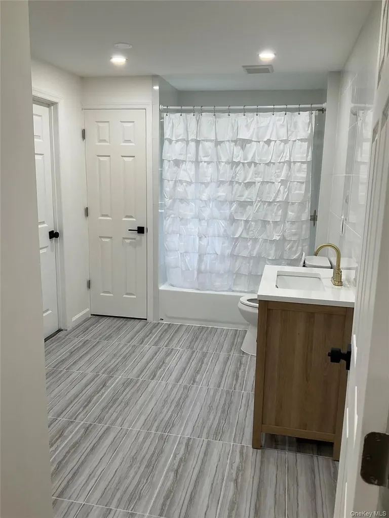 35 Mohawk Circle Ferndale NY 12734