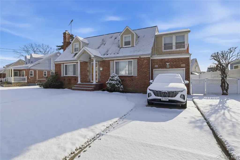 17 Standish Road Valley Stream NY 11580