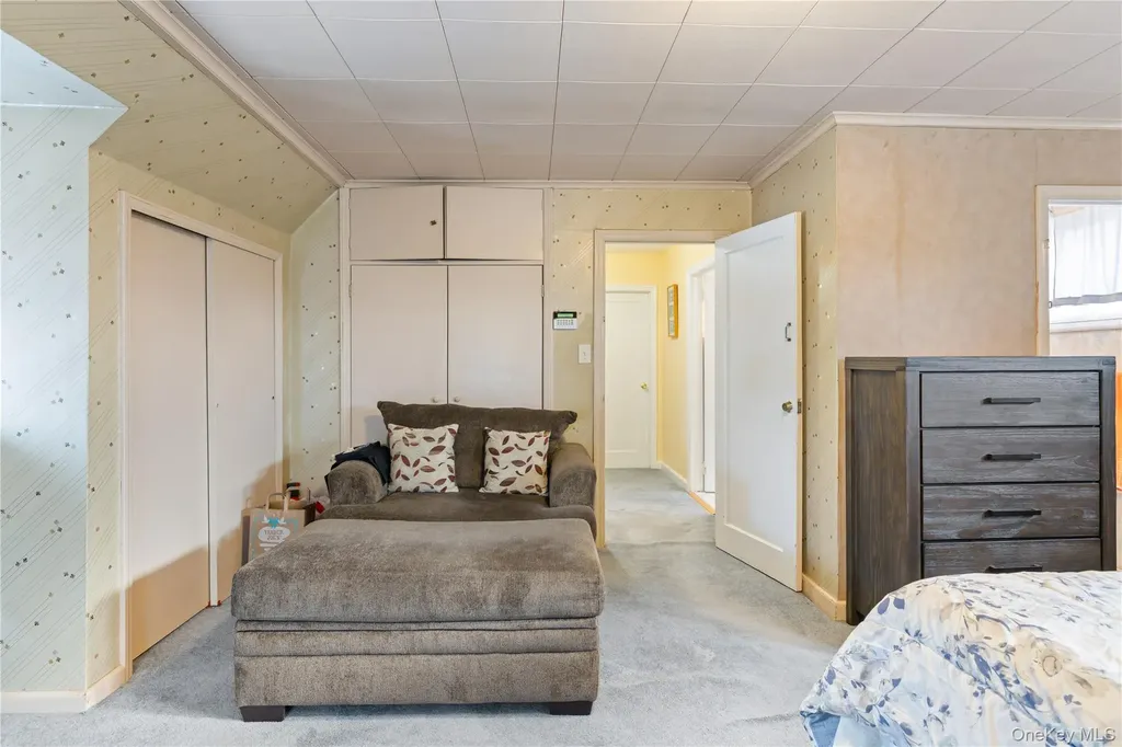 17 Standish Road Valley Stream NY 11580