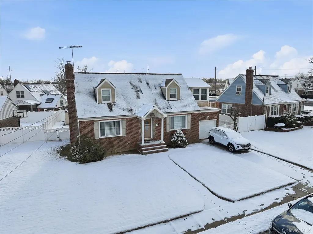 17 Standish Road Valley Stream NY 11580
