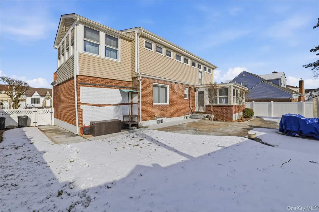 17 Standish Road Valley Stream NY 11580