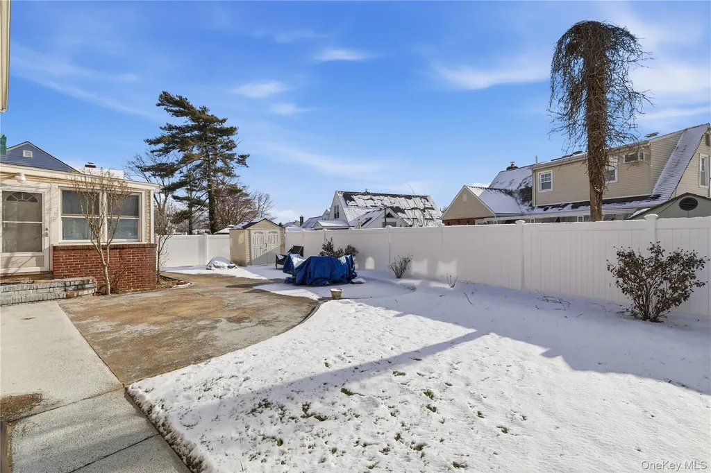 17 Standish Road Valley Stream NY 11580