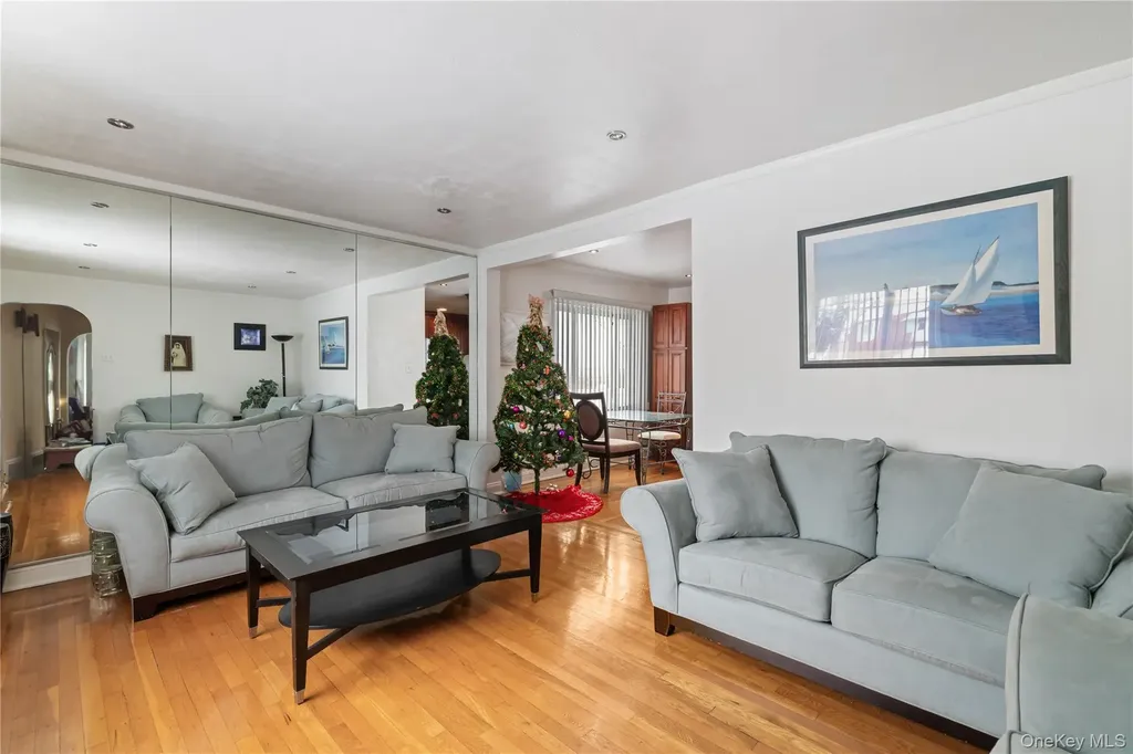 17 Standish Road Valley Stream NY 11580