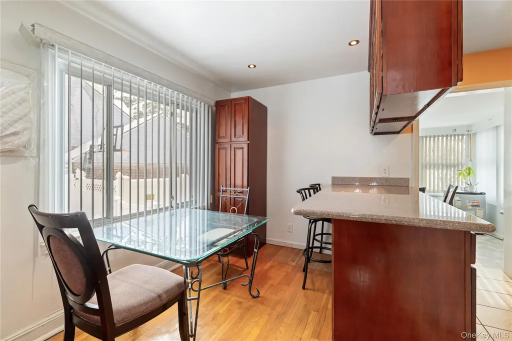 17 Standish Road Valley Stream NY 11580