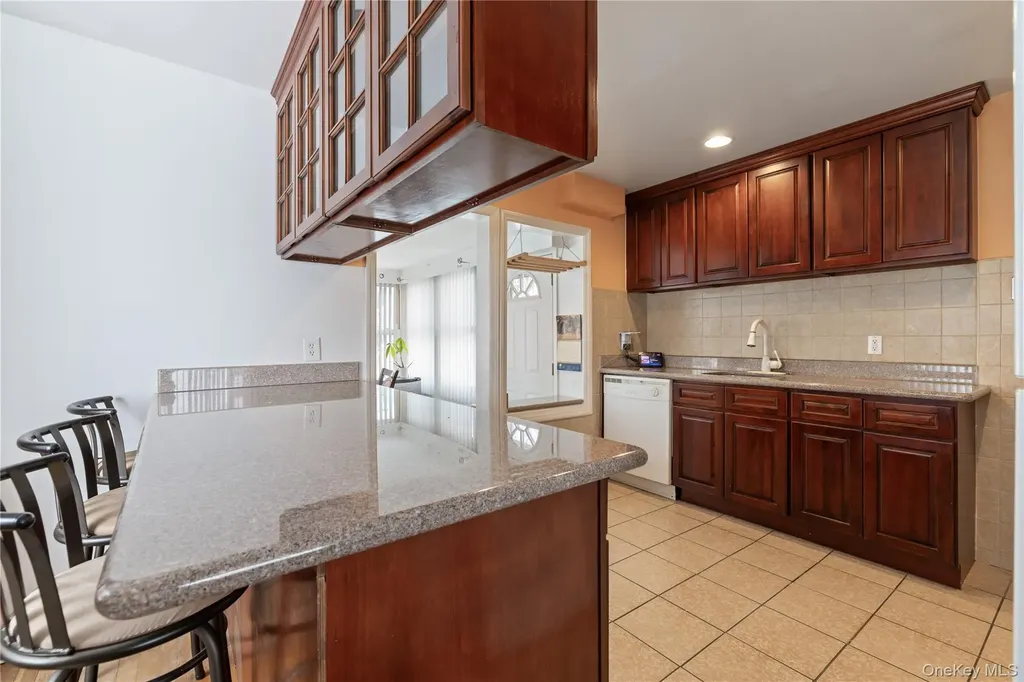 17 Standish Road Valley Stream NY 11580