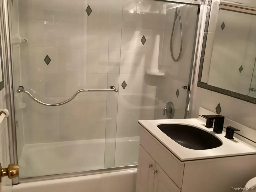25 Neptune Boulevard Long Beach NY 11561