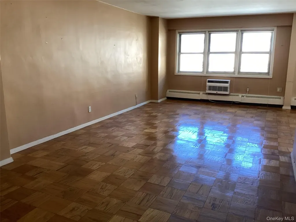 25 Neptune Boulevard Long Beach NY 11561