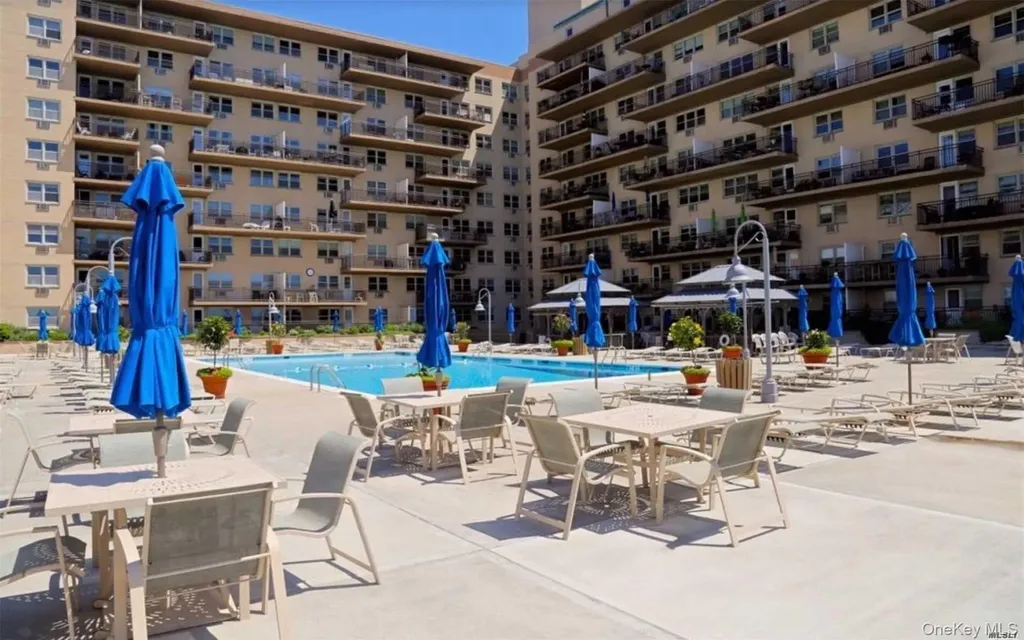 25 Neptune Boulevard Long Beach NY 11561