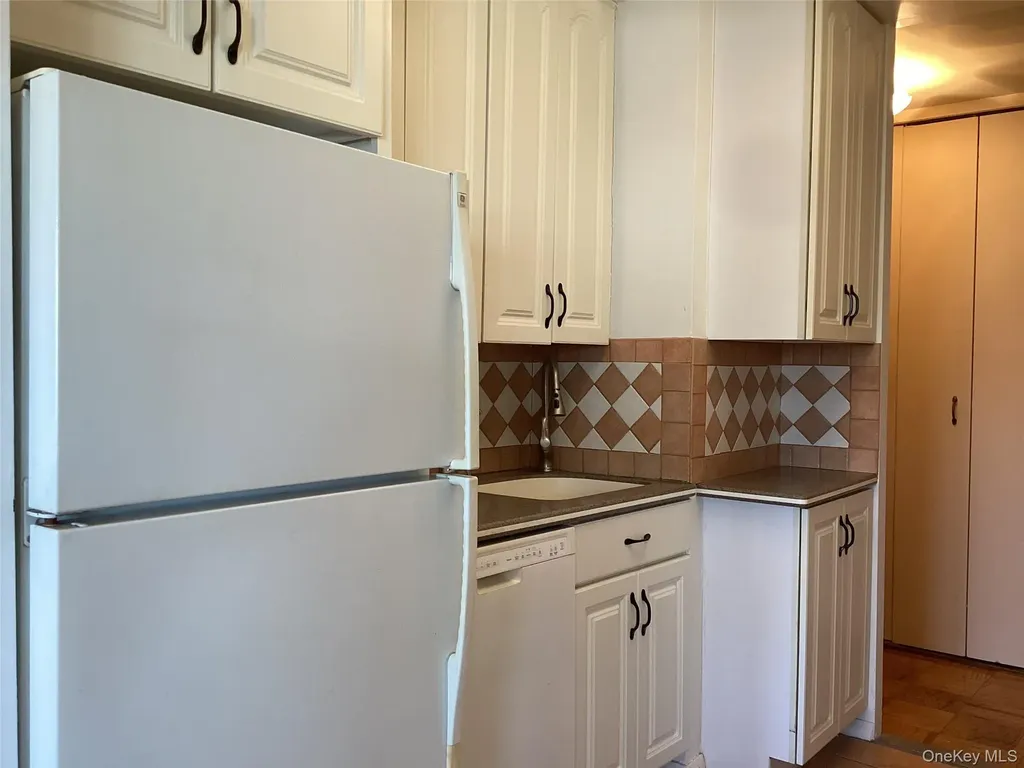 25 Neptune Boulevard Long Beach NY 11561
