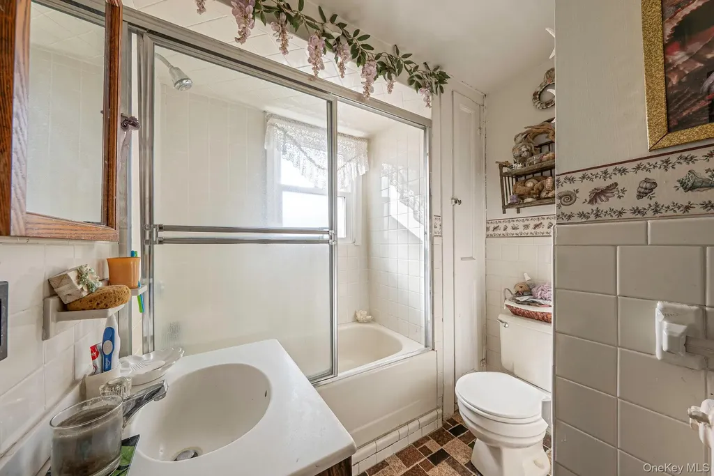 2469 Washington Avenue Oceanside NY 11572