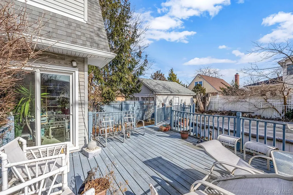 2469 Washington Avenue Oceanside NY 11572
