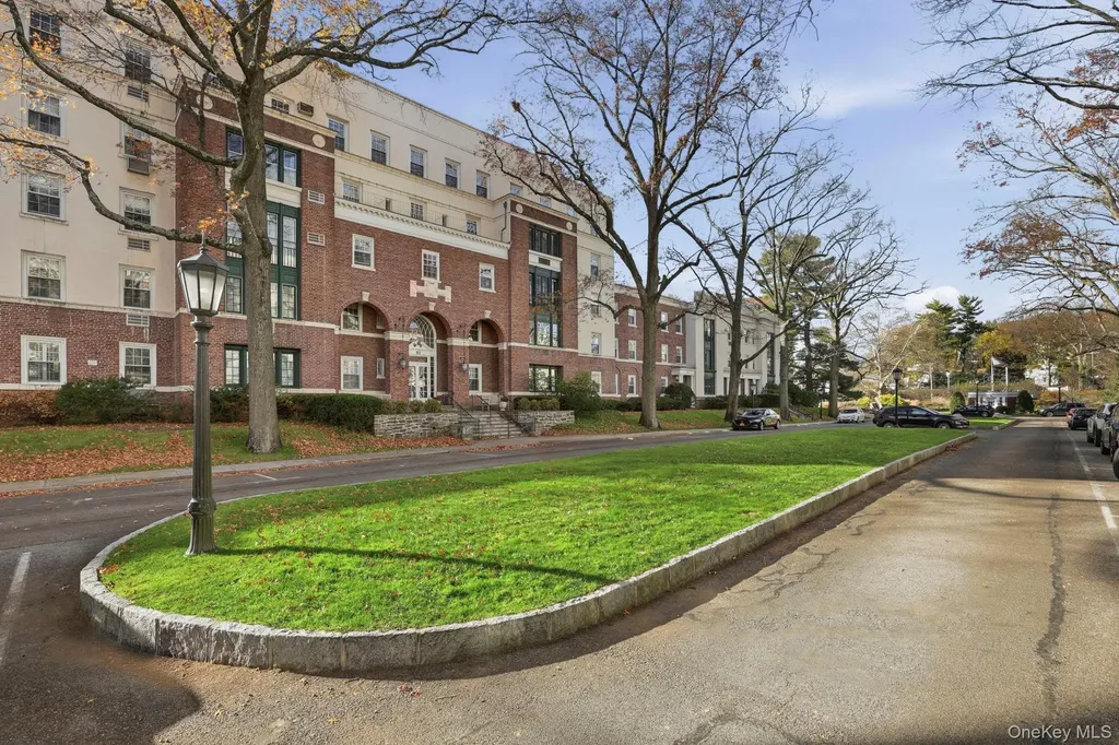 10 Brooklands Bronxville NY 10708