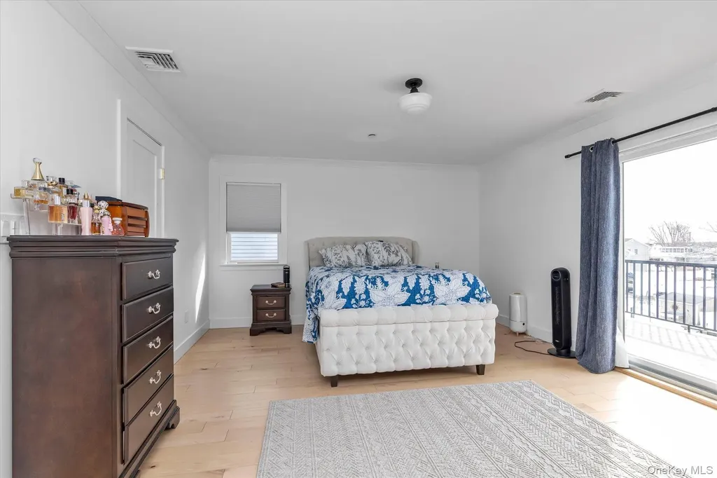 3894 Sands Lane Seaford NY 11783