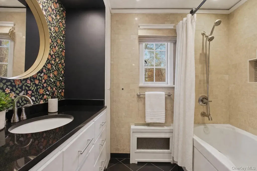 8 Parkway Drive Pelham NY 10803