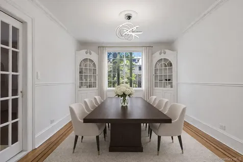 8 Parkway Drive Pelham NY 10803