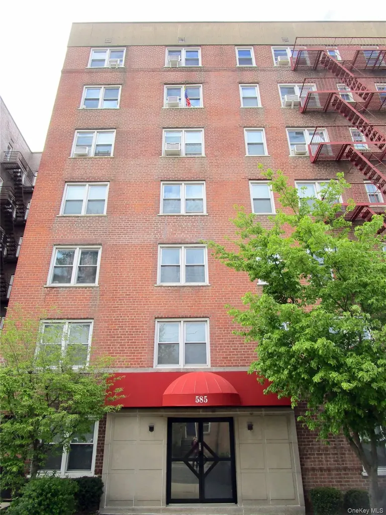 585 Mclean Avenue Yonkers NY 10705
