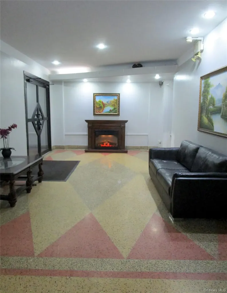 585 Mclean Avenue Yonkers NY 10705