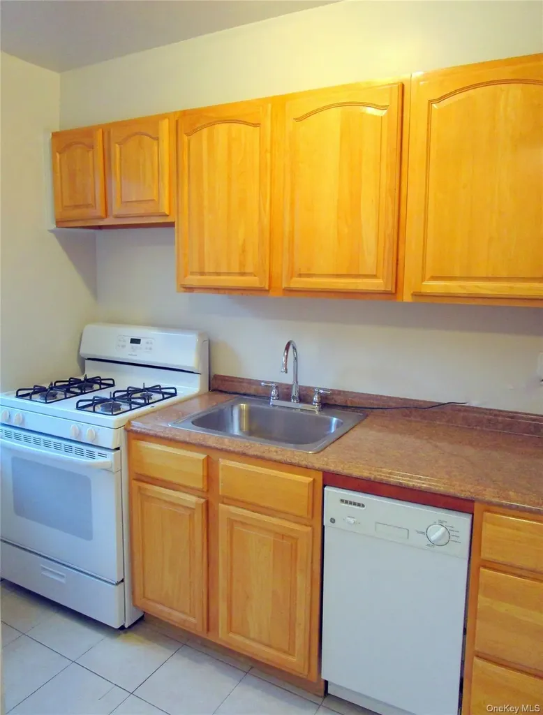 585 Mclean Avenue Yonkers NY 10705