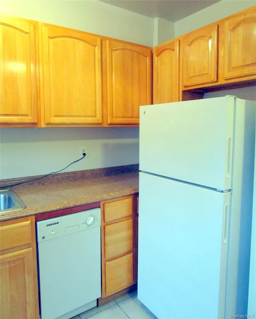 585 Mclean Avenue Yonkers NY 10705