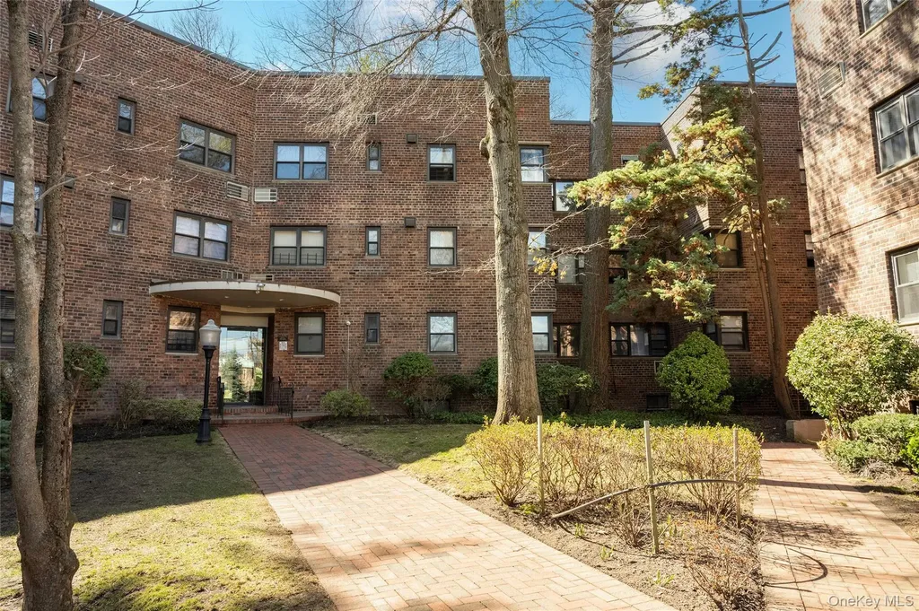 50 Brompton Road Great Neck NY 11021