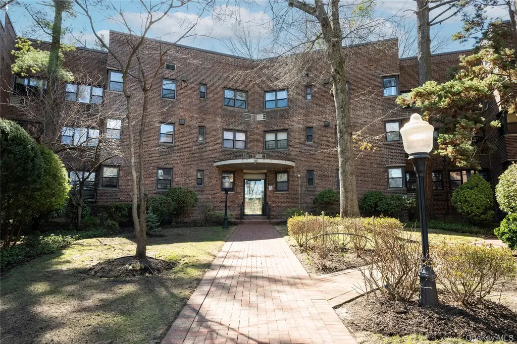 50 Brompton Road Great Neck NY 11021