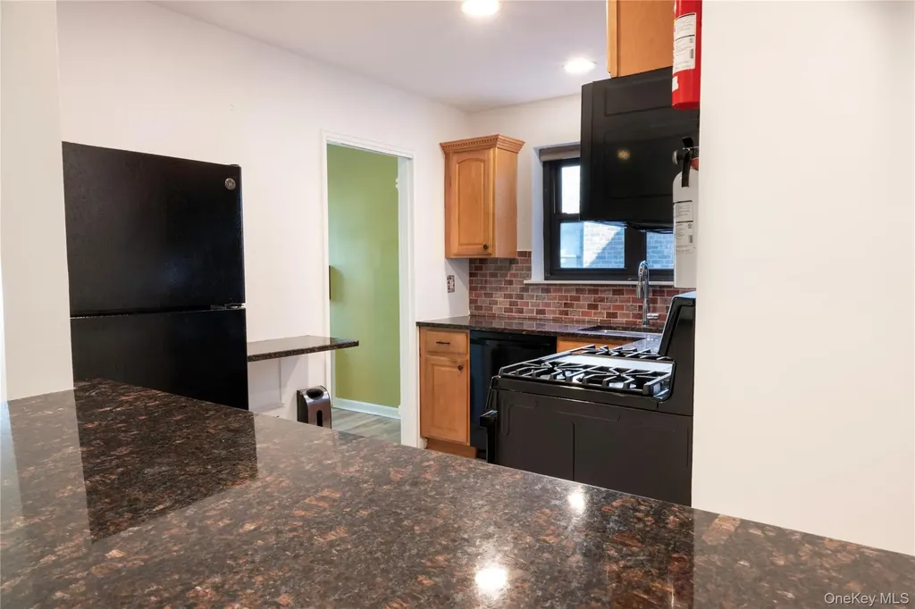 50 Brompton Road Great Neck NY 11021